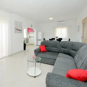 Apartament Mira, Trogir